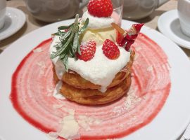 すっかり街もクリスマスムードですね♪